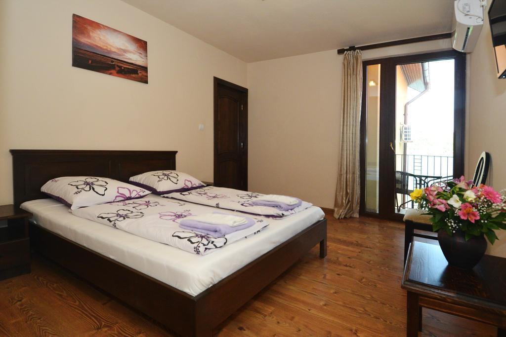 Vila Golful Dunarii Dubova Exterior foto