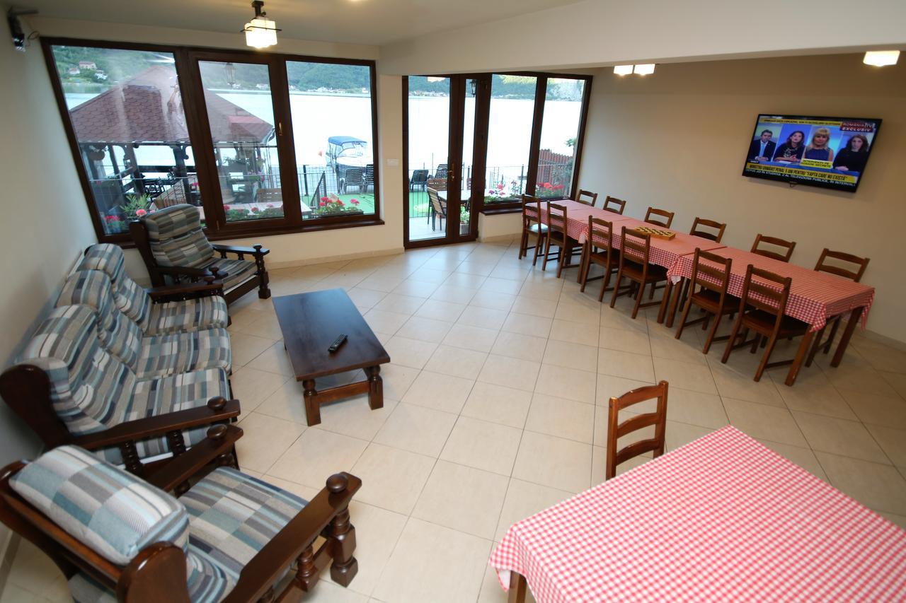 Vila Golful Dunarii Dubova Exterior foto